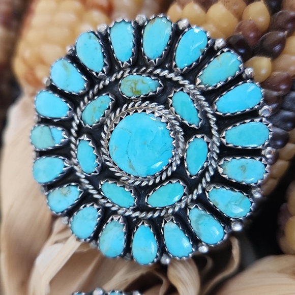 Stunning Vintage Native American Navajo Turquoise Flower Cluster Earrings 🩵🎁 - Picture 2 of 15